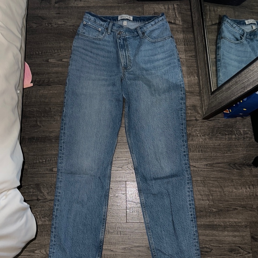 Abercrombie 90s straight ultra high rise